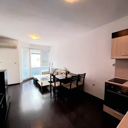 Sunny Dream Family In Appartement